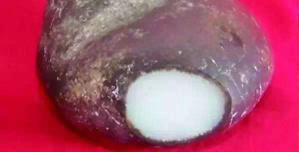 漲知識，玉也能騙人！照玉手電筒照出真相